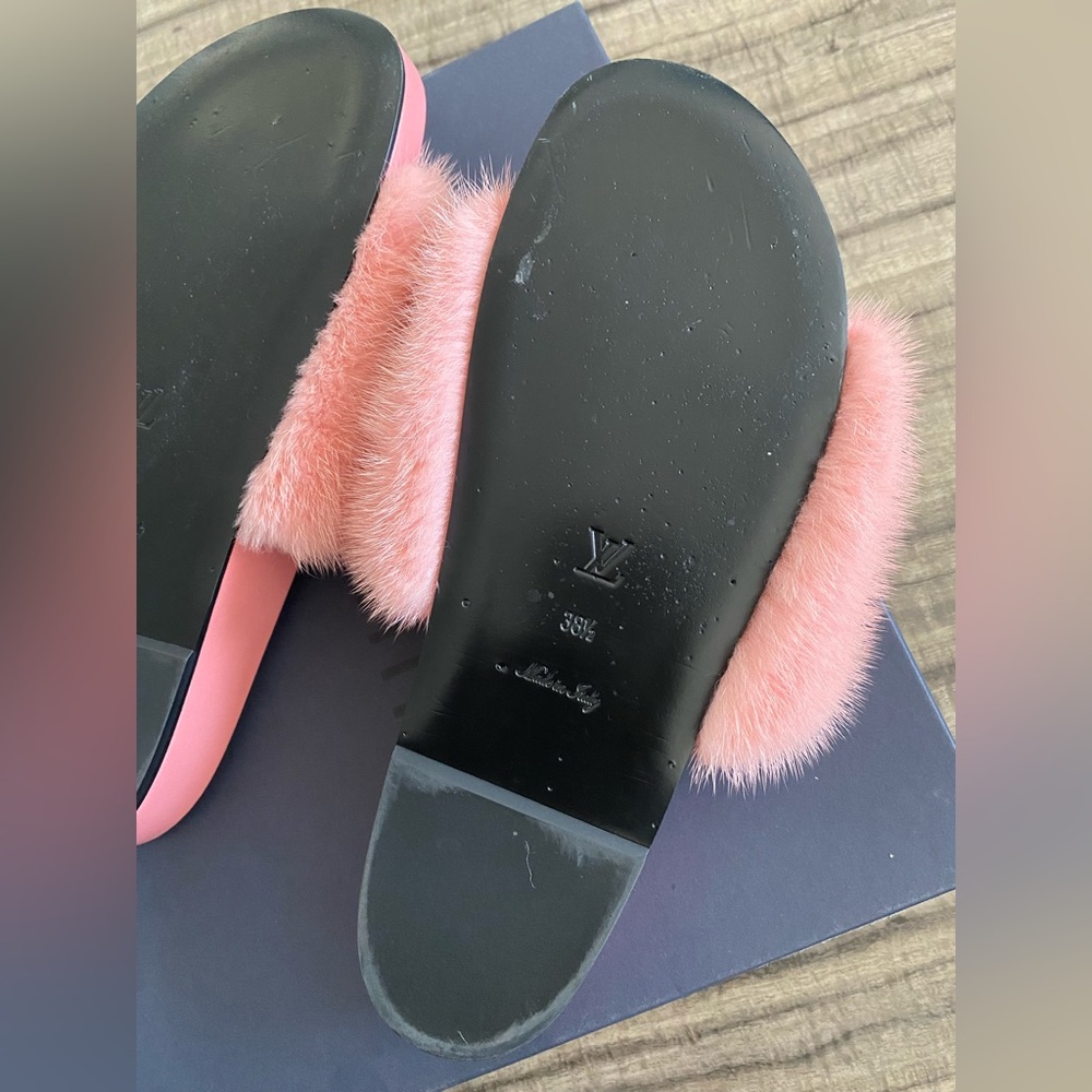 Louis Vuitton Mink Bom Dia Flat Mules - Picture 5 of 5